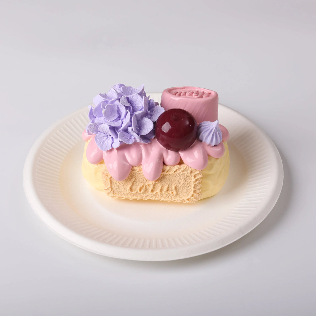 紫陽花チェリーチョコレートケーキ スクイーズおもちゃ