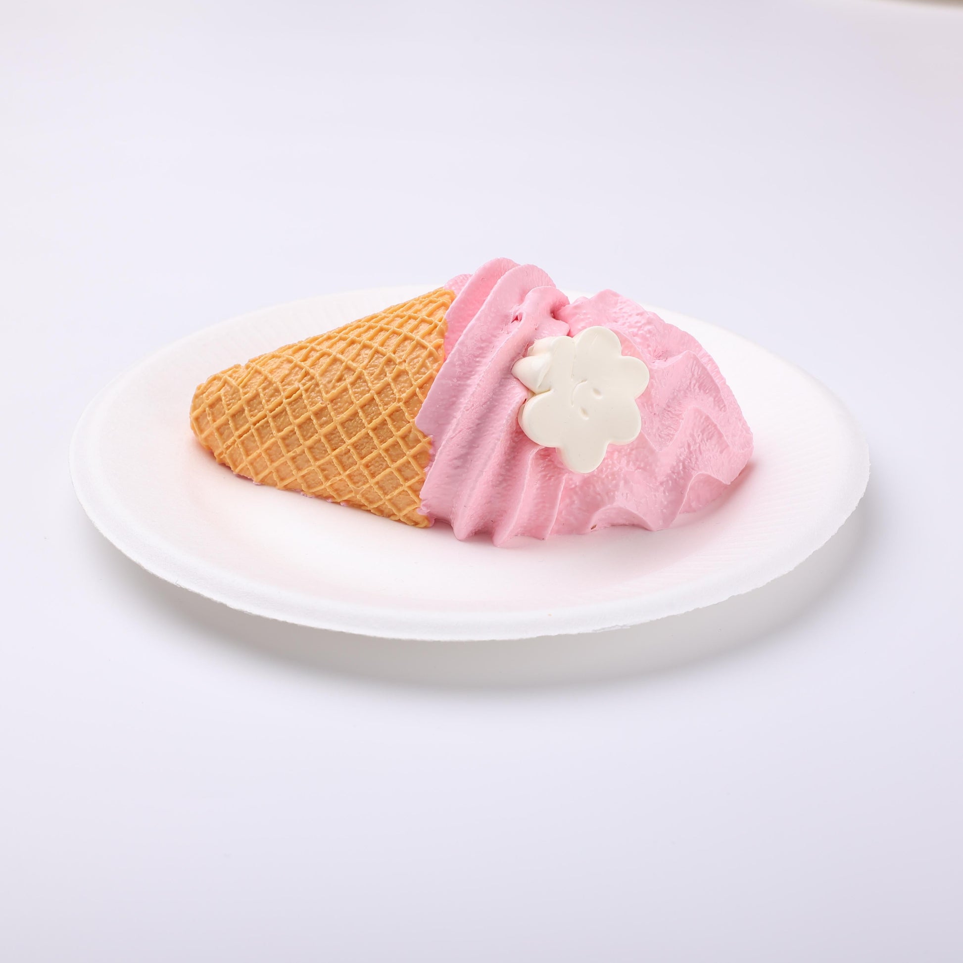 【CT255】Treemie Strawberry Ice Cream Cone Squishy Toy CREAMY TREE