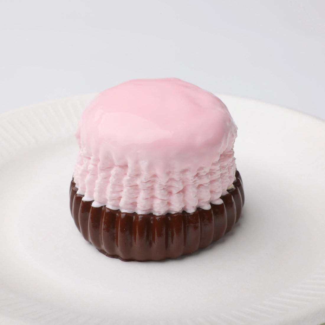 【CT181】Pink Chocolate Canelé Cake Squishy Toy