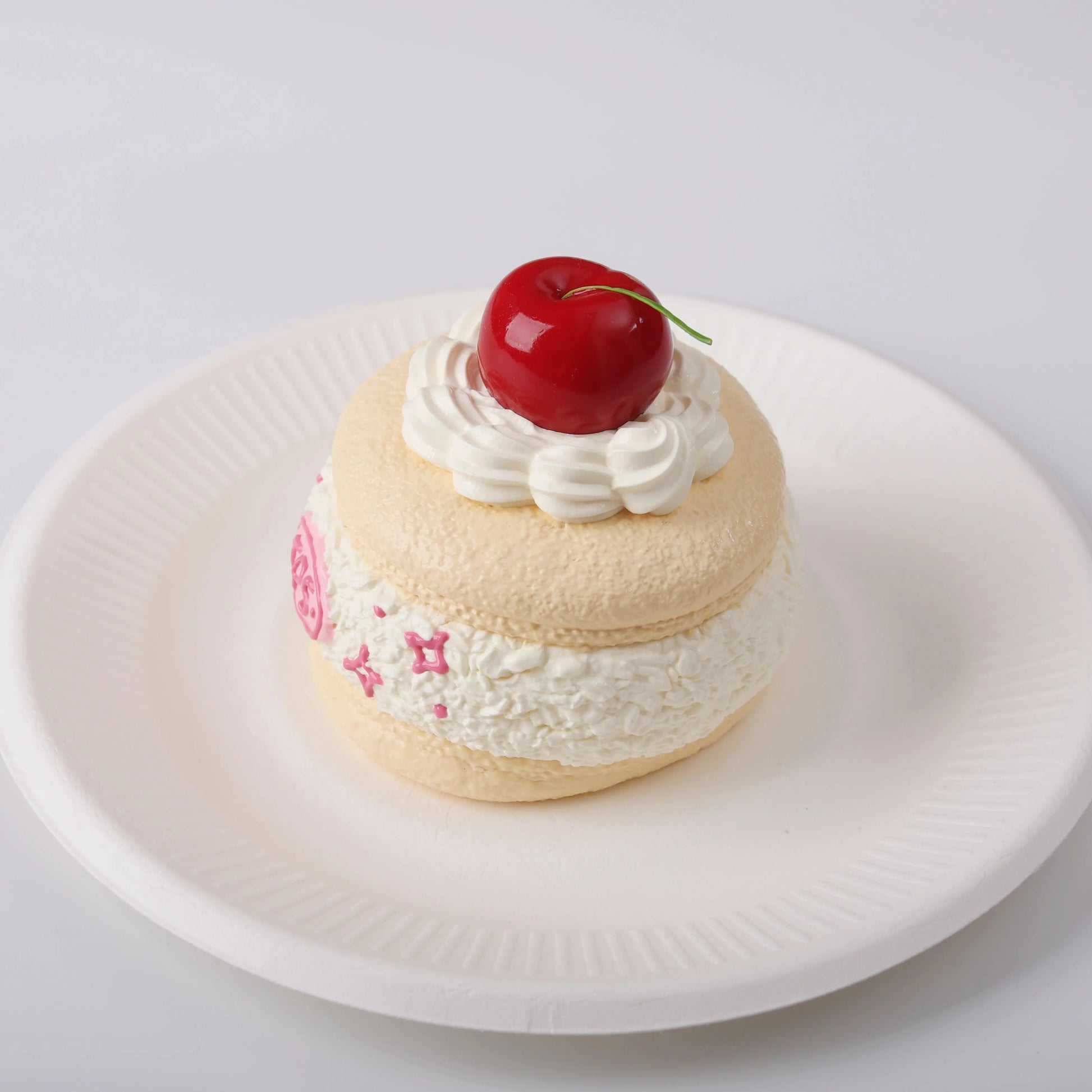 the details of Creamy Tree Cherry Macaron Cake Squishy Toy