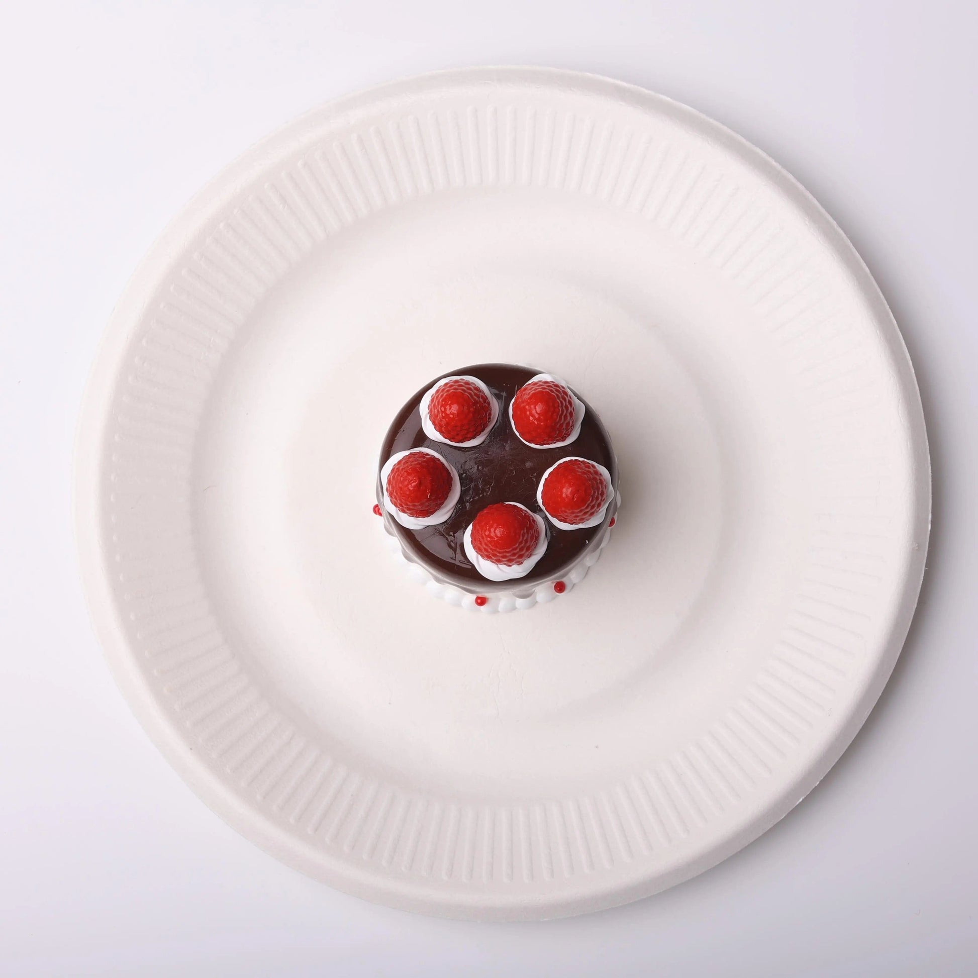 CREAMY TREE Chocolate Drizzle Strawberry Mini Cake Squishy Toy