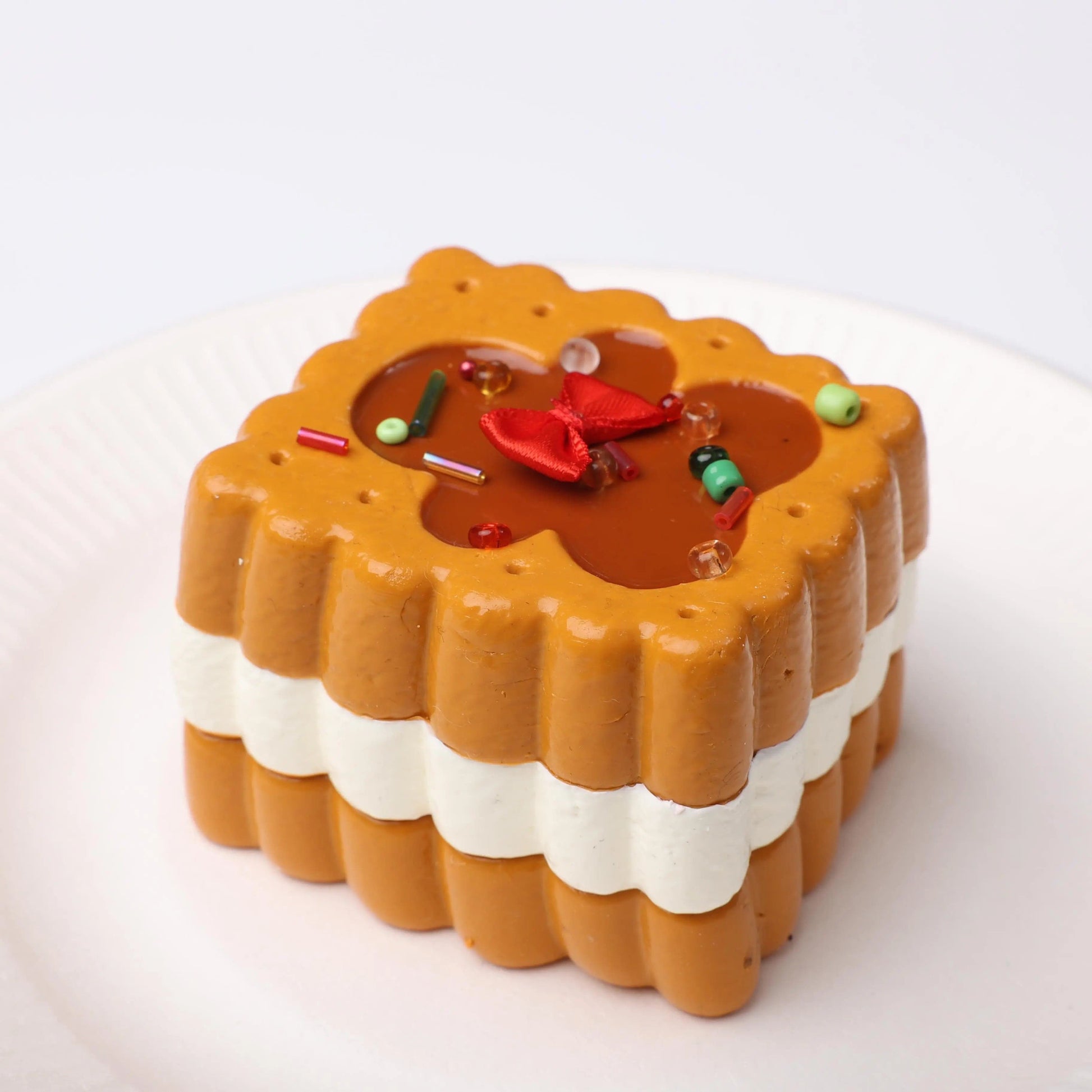 CREAMY TREE Gingerbread Man Hollow Cookies Squishy Toy