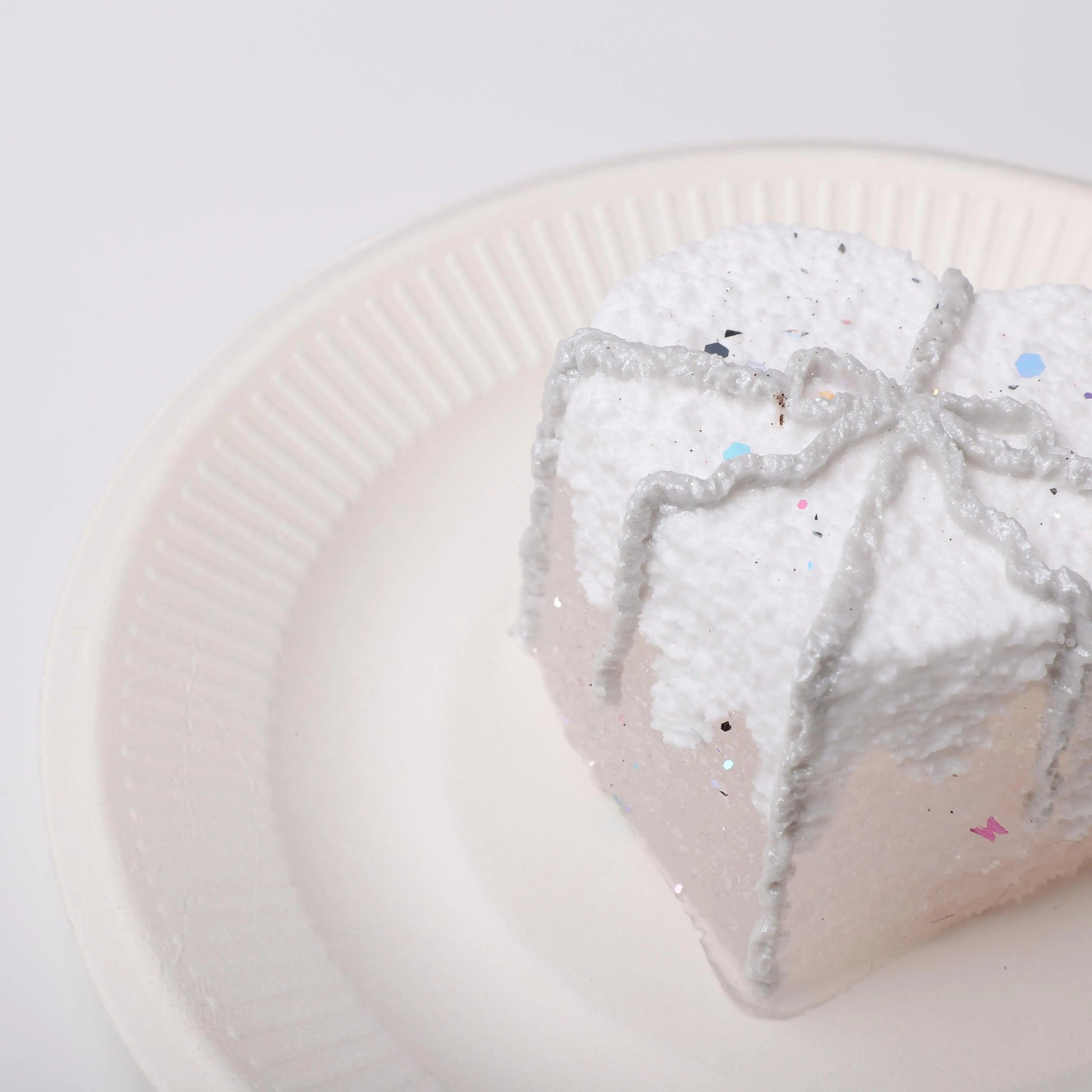 CREAMY TREE Heart-Shaped Gift Box Squishy Toy