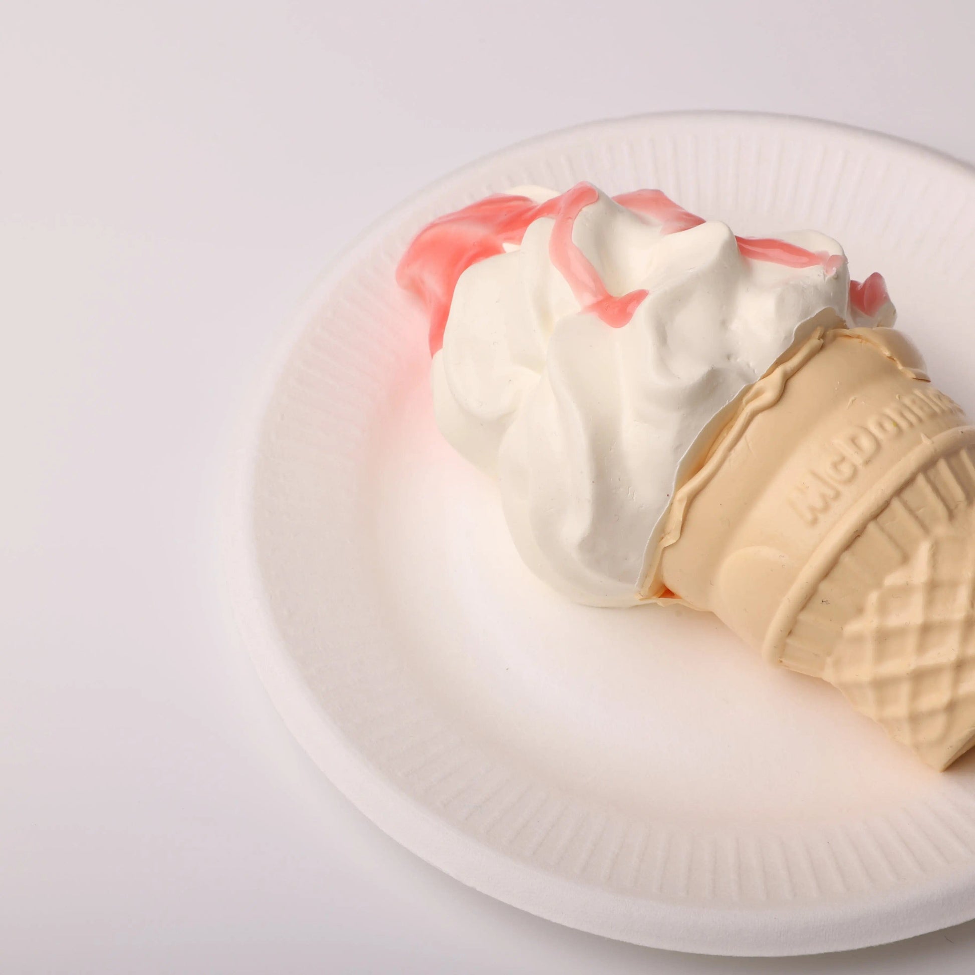 CREAMY TREE Strawberry Sauce Ice Cream Cone Squishy Toy