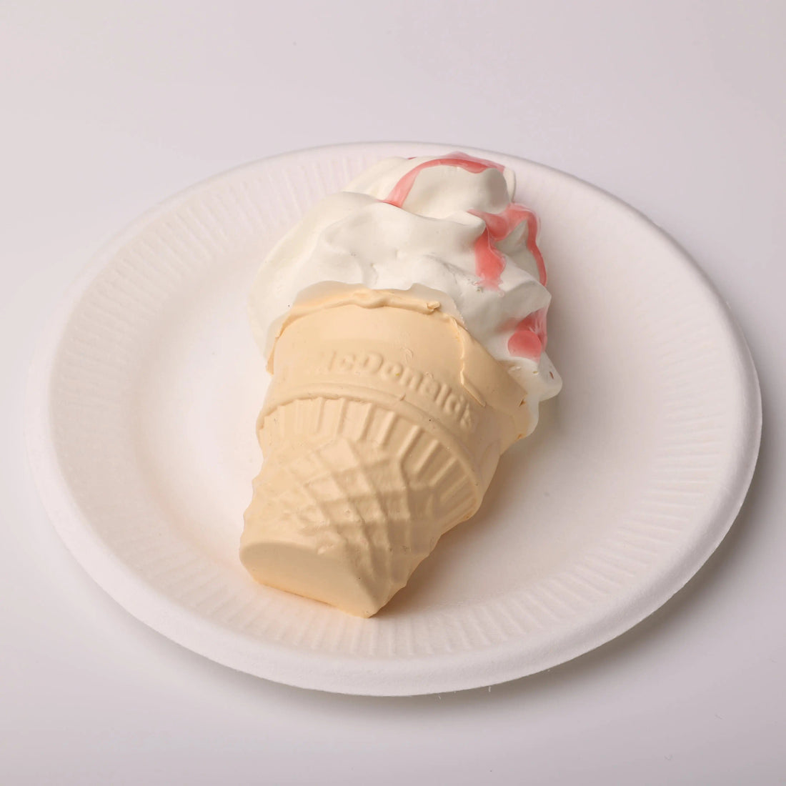 CREAMY TREE Strawberry Sauce Ice Cream Cone Squishy Toy