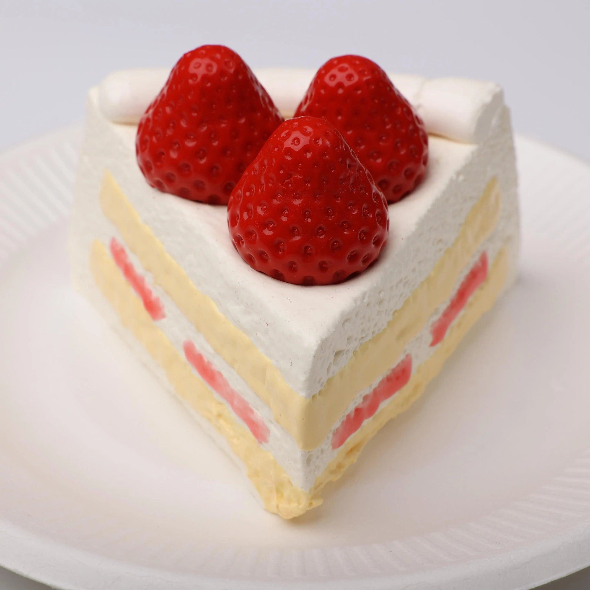 CREAMY TREE Strawberry Slice Cake Squishy Toy