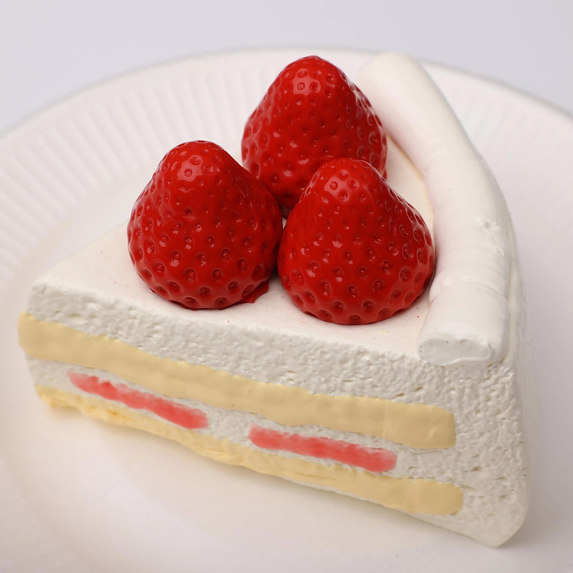 CREAMY TREE Strawberry Slice Cake Squishy Toy