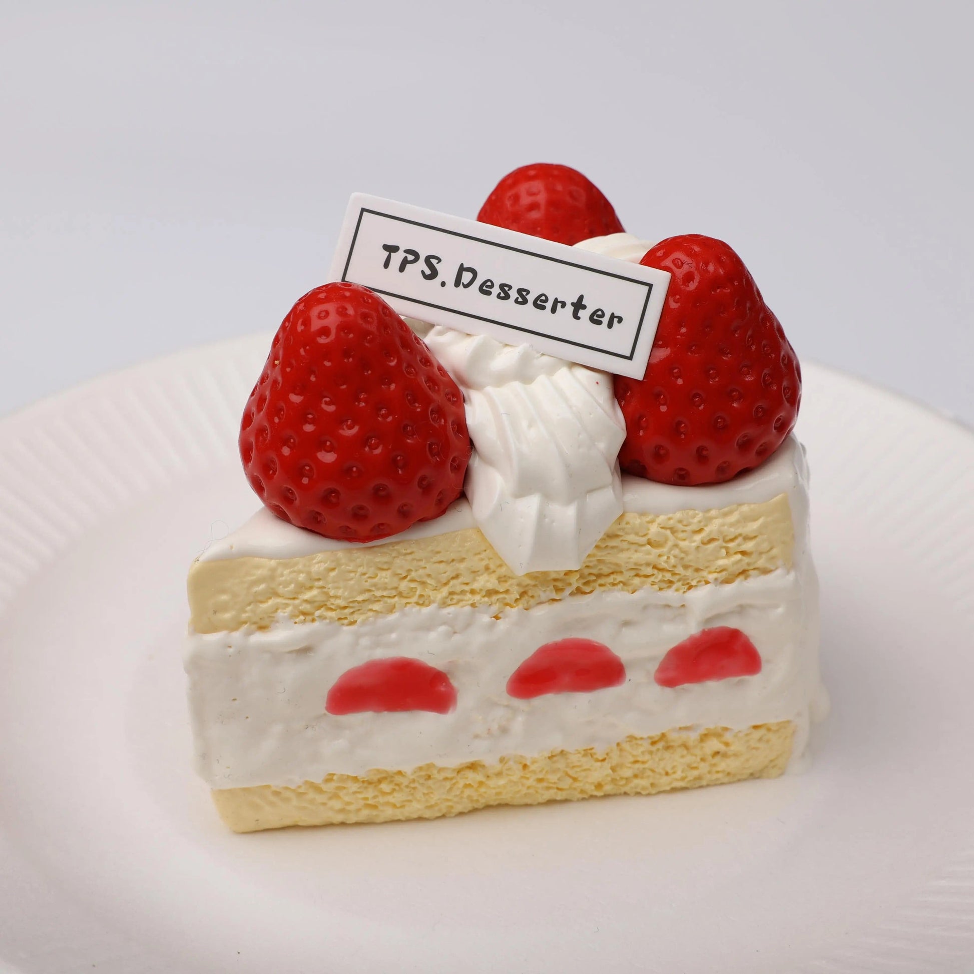 CREAMY TREE Three Small Strawberry Corner Sliced Cakes