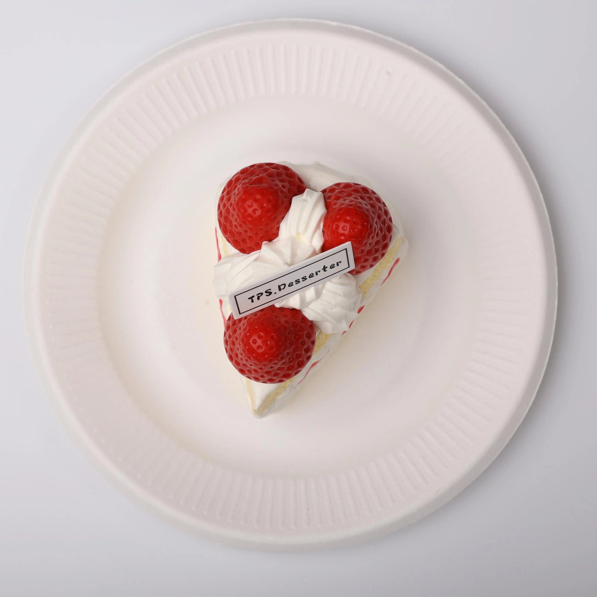 CREAMY TREE Three Small Strawberry Corner Sliced Cakes