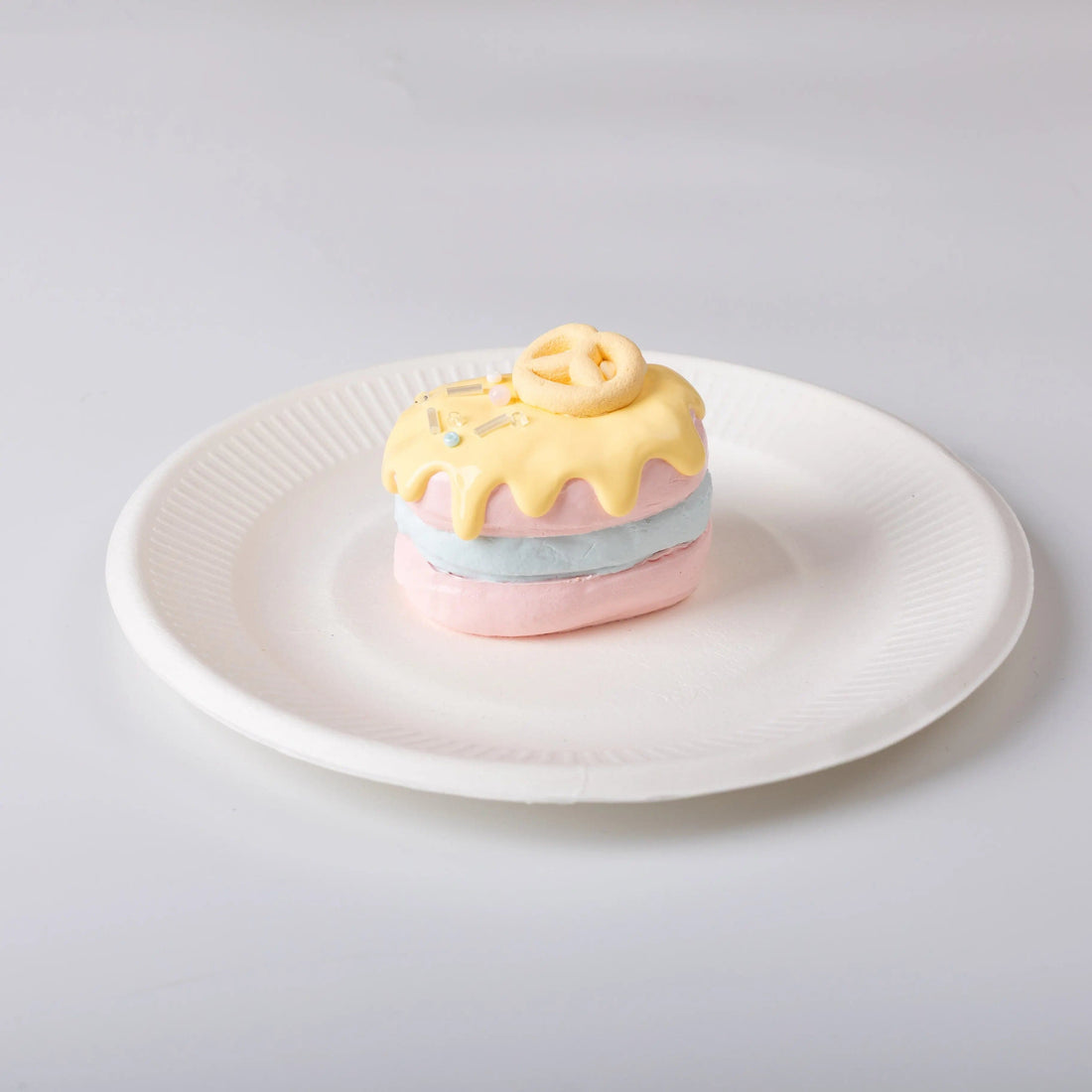 CREAMY TREE White Chocolate Sandwich Cookie Squishy Toy