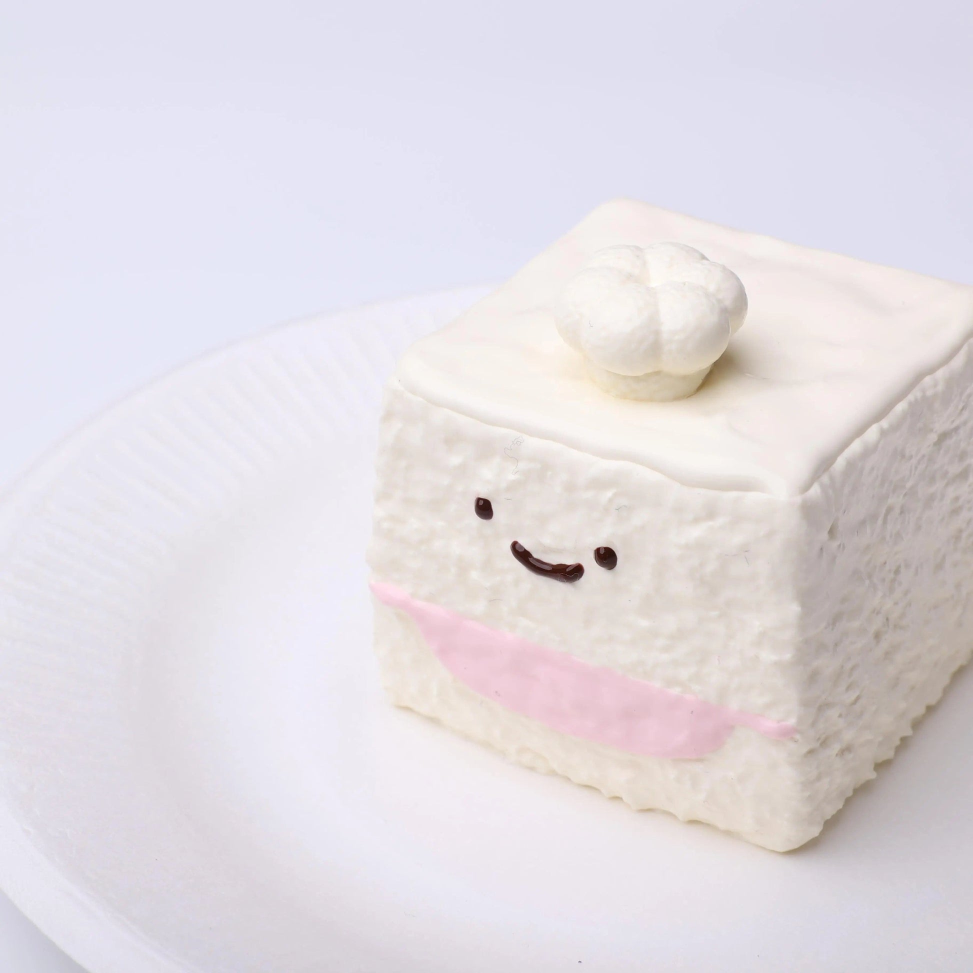 CREAMY TREE White Cube Sugar Chef Squishy Toy