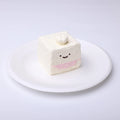CREAMY TREE White Cube Sugar Chef Squishy Toy